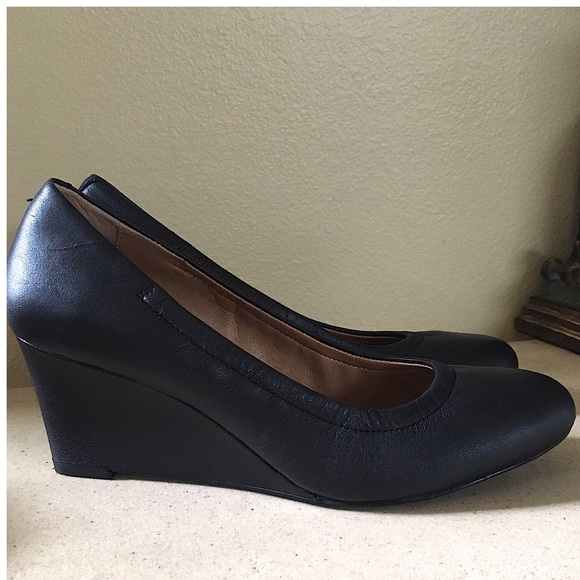 vionic lux camden wedge pump
